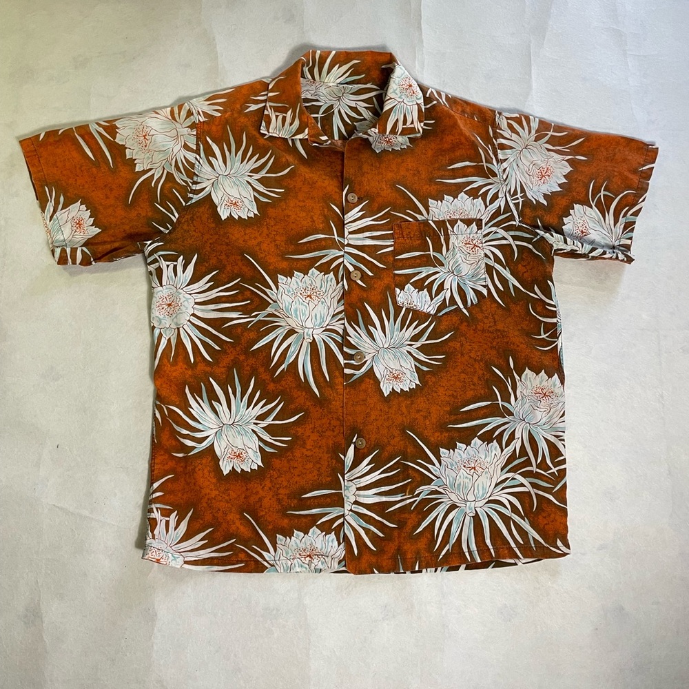Hawaiian shirt orange floral,23.5 pit to pit 25.5 large,10 inch sleeves